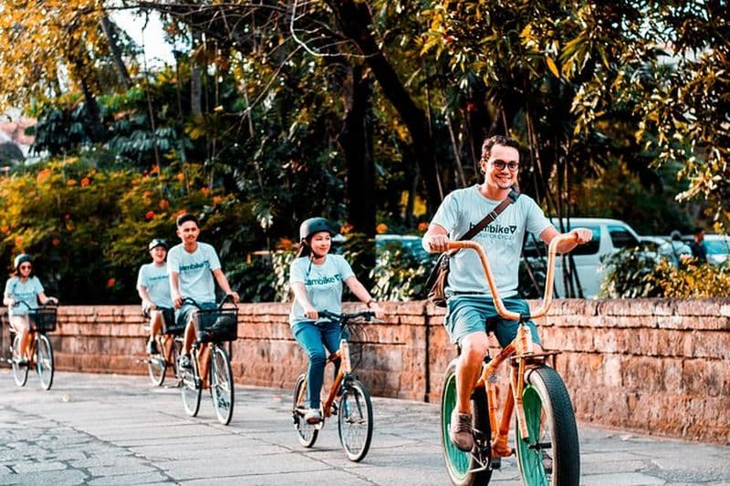 Tour en vélo express d'une heure et demie à Intramuros (tour à l'aide d'un vélo en bambou!)