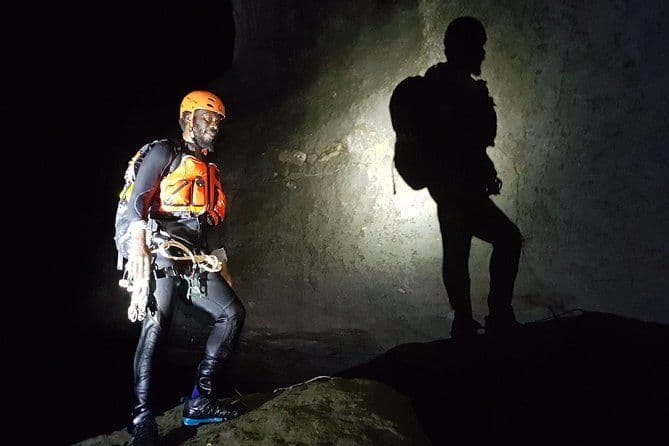 Expérience de canyoning de nuit