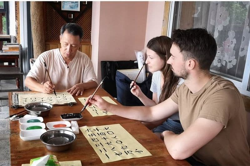 Cours de calligraphie chinoise ou de peinture d'une heure dans votre hôtel de Yangshuo