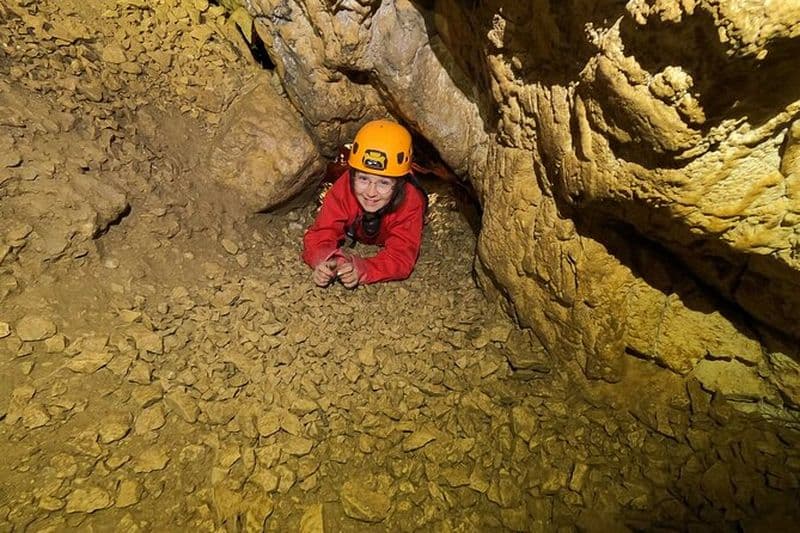 Spéléologie aventure - demi-journée en Ardèche