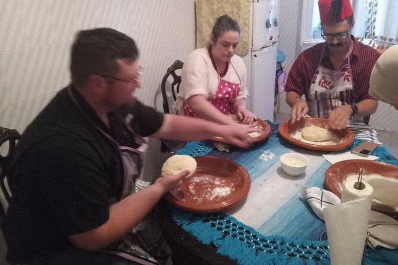 Cours de cuisine à Tanger avec une famille locale