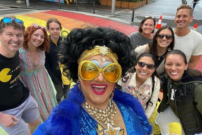 Hillcrest : LGBTQ + Pub Crawl avec Drag Queen locale