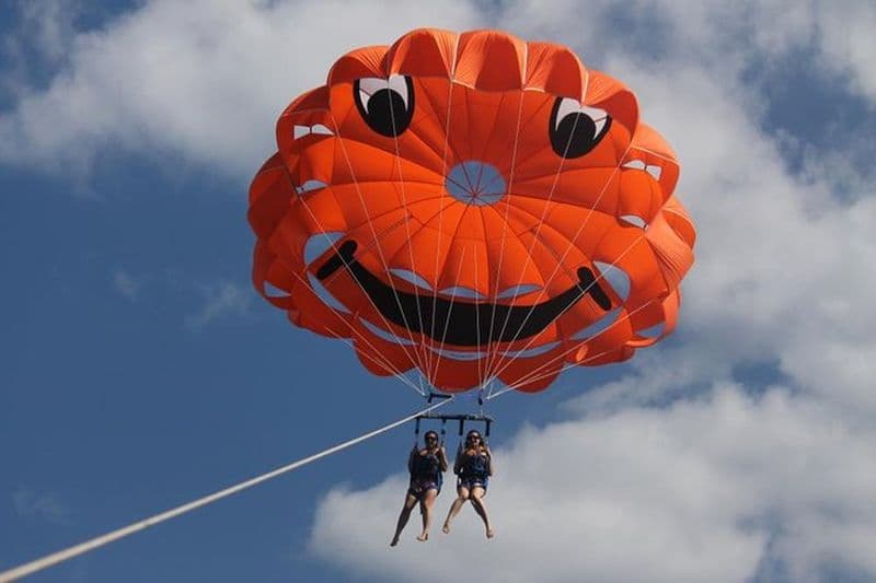 Parachute ascensionnel sur Playa Chica