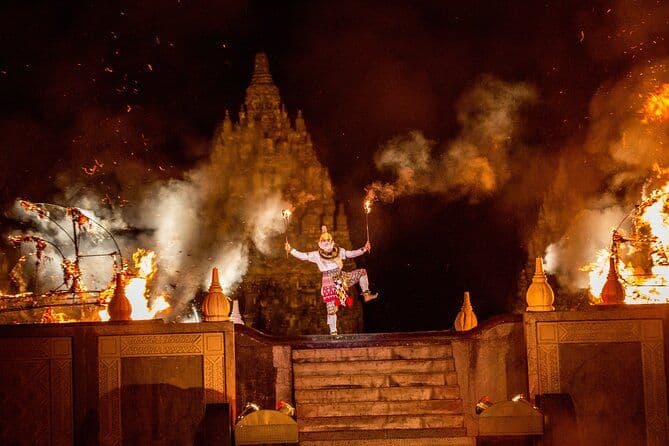 Temple Prambanan et spectacle de ballet Ramayana (siège VIP avec dîner)