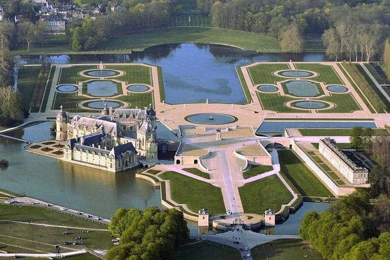 Billet Transfert privé au départ de Paris vers Chantilly ou le château de Montvillargenne