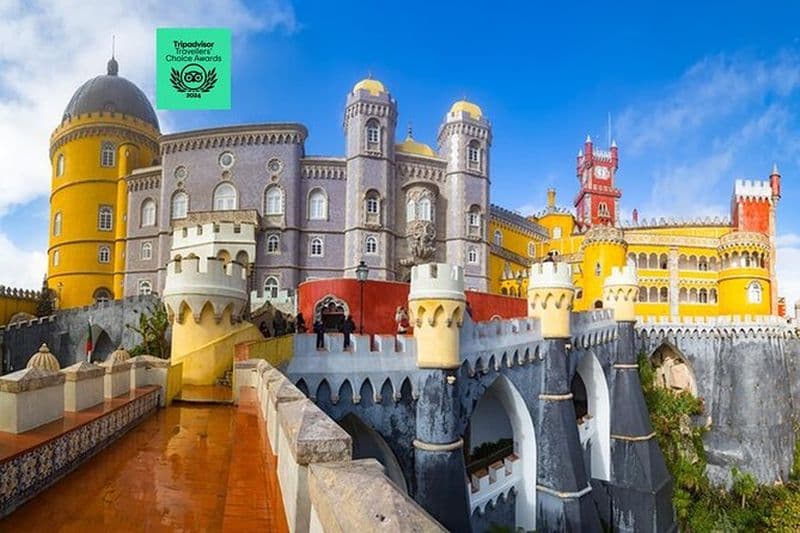 Visite en petit groupe de Sintra avec découverte de la Regaleira, du Palais de Pena,du cap de Roca et de Cascais