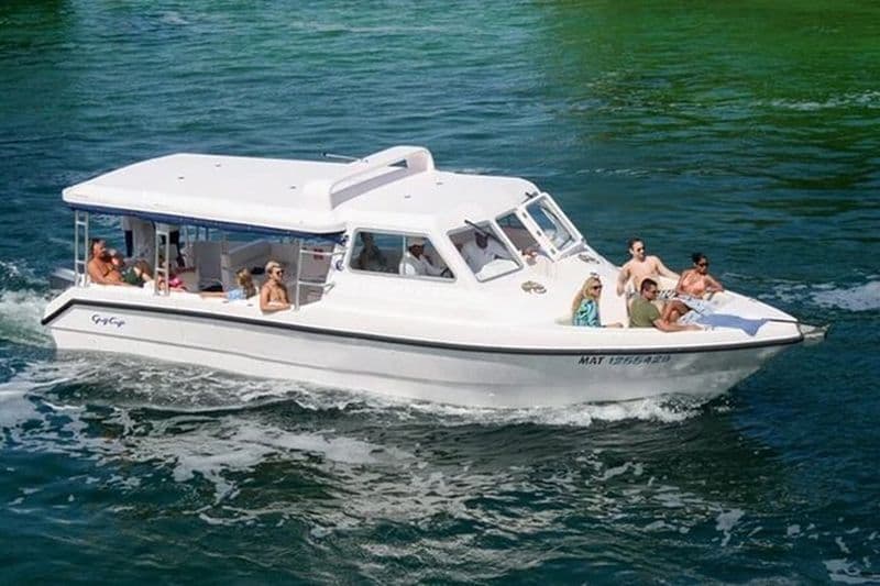 Visite de l'île de Dimaniyat avec plongée en apnée