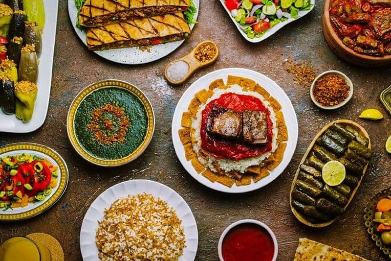 Goûtez la cuisine locale et explorez le souk de Louxor avec une visite en calèche