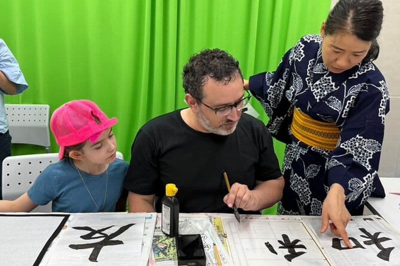 Calligraphie de Tokyo, Origami & Kimono – Atelier privé en famille