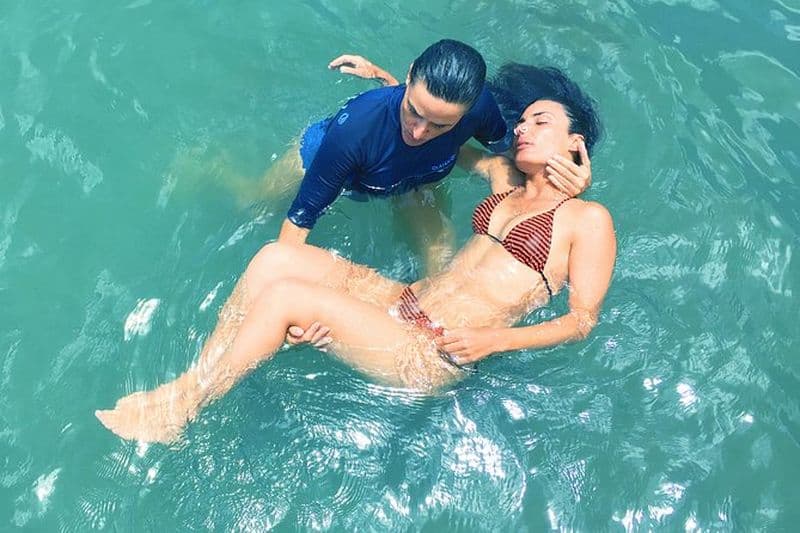 Expérience Janzu: massage et relaxation aquatique dans le lagon de Moorea