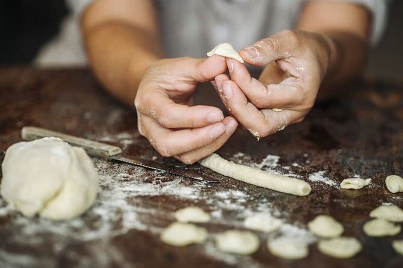 Lecce Hands-on Home Cooking Class : Craft Orecchiette & Savor Wine