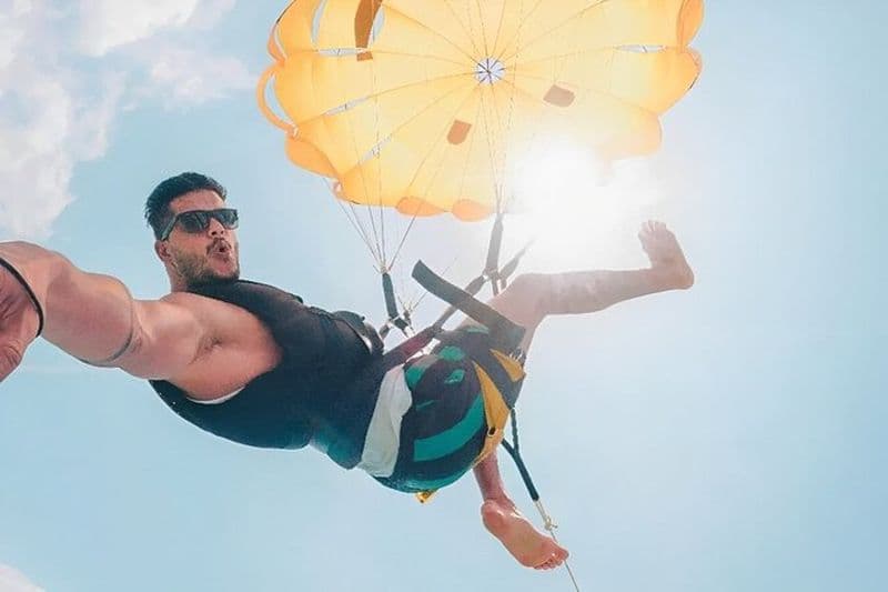 Forfaits sports nautiques à Bali : parachute ascensionnel, bateau-banane et jet ski, transfert inclus