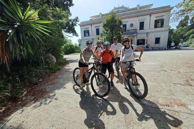 Visite touristique privée de la ville de Corfou en VTT électrique