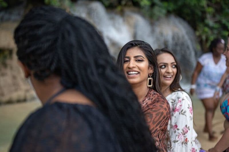 Tyrolienne, tuba et catamaran de fête avec Dunn's River Climb