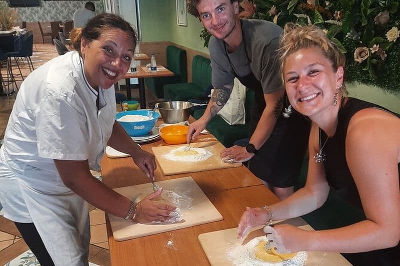 Naples Cours de cuisine pratique: Gnocchi, Ravioli, Tiramisu & Vin