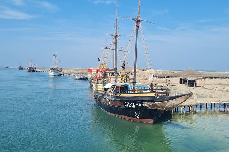 Croisière en Bateau Pirate vers l'île aux Flamants Roses