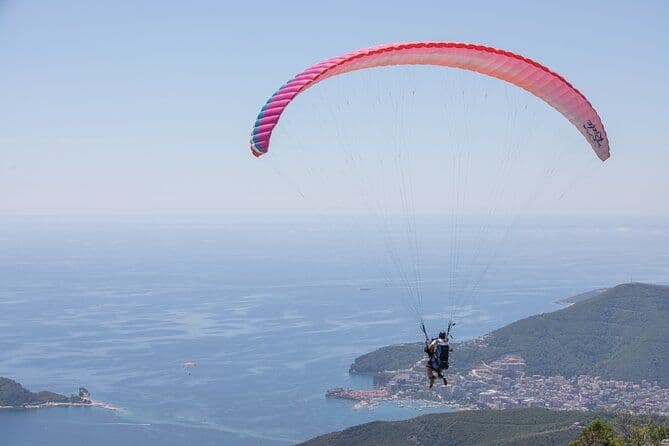 Sky adventure: Expérience ultime en parapente à Budva