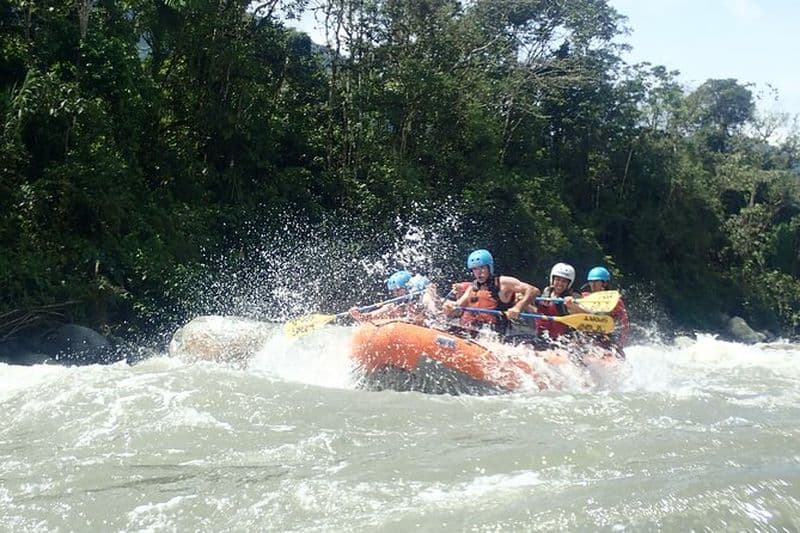 Rafting extrême à Baños de Agua Santa Niveau III et IV+