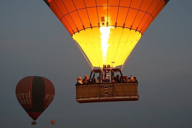 Montgolfière au-dessus d'Aït Ben Haddou