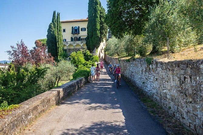 Tour de Toscane à vélo avec vin, huile et nourriture dans les collines florentines