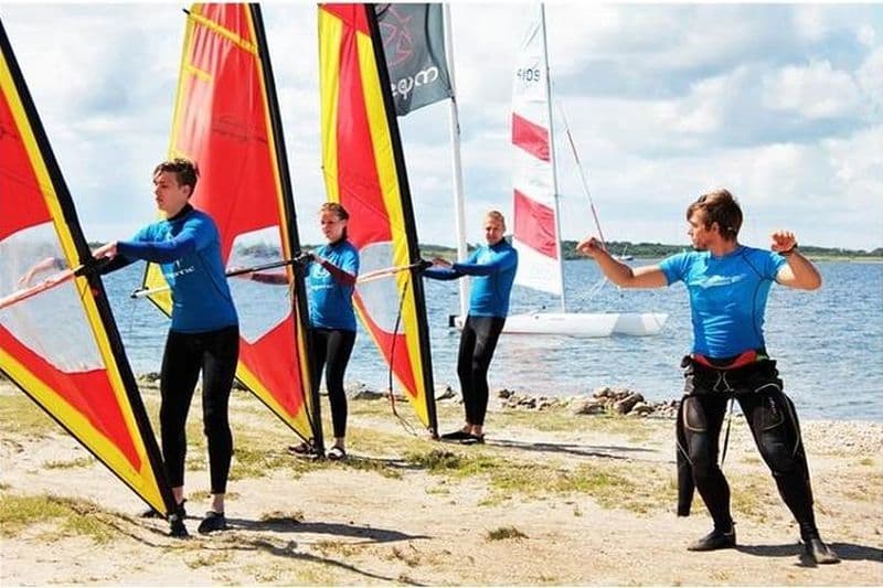 Un cours de planche à voile privé sur l'une des plages de Mumbai