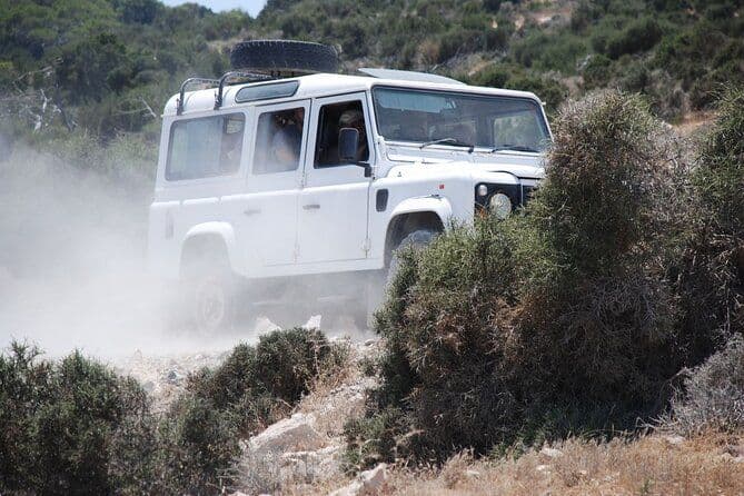 Safari en jeep dans le lagon bleu d'Akamas Land Rover
