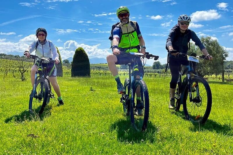 Le jus de Romagne Une expérience de vin Ebike de Forlì