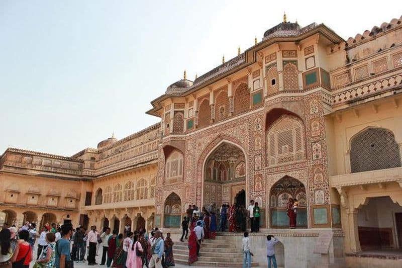 Visite privée d'une journée complète de la ville de Jaipur, visite du fort d'Amber, du palais de la ville avec déjeuner
