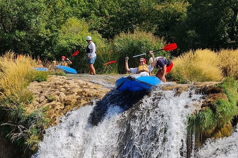 Aventures de safari en canoë à l'excursion d'une journée sur la rivière Zrmanja