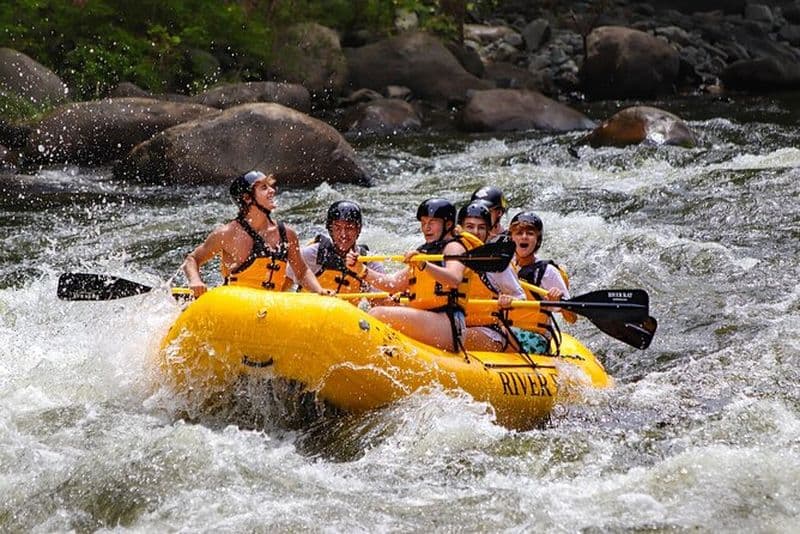 Aventure de rafting dans le haut Pigeon