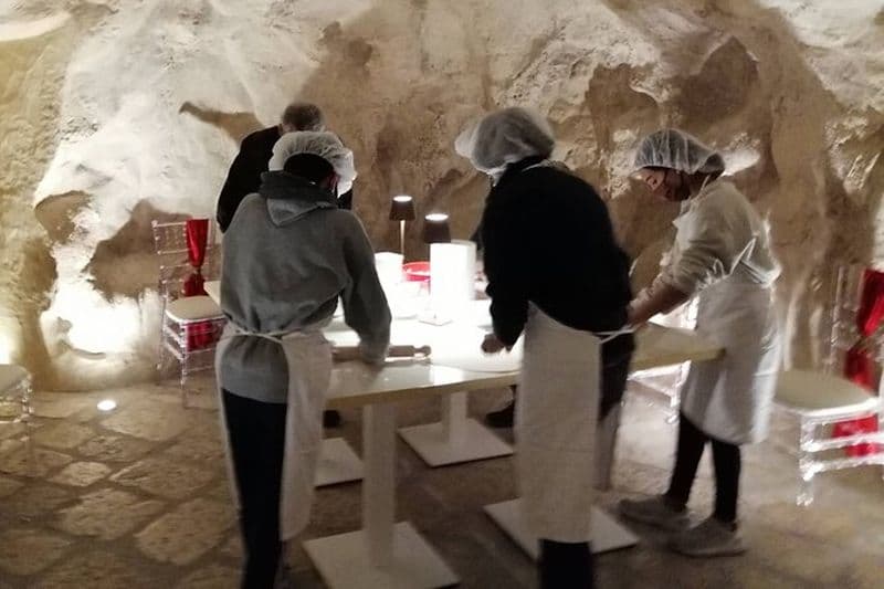 Cours de cuisine dans un restaurant troglodyte dans les Sassi de Matera