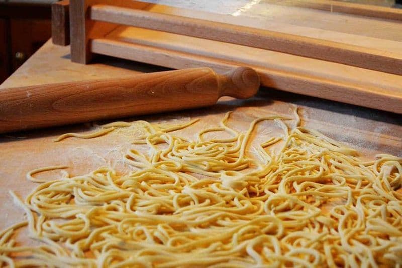 Mains sur les cours de cuisine italienne