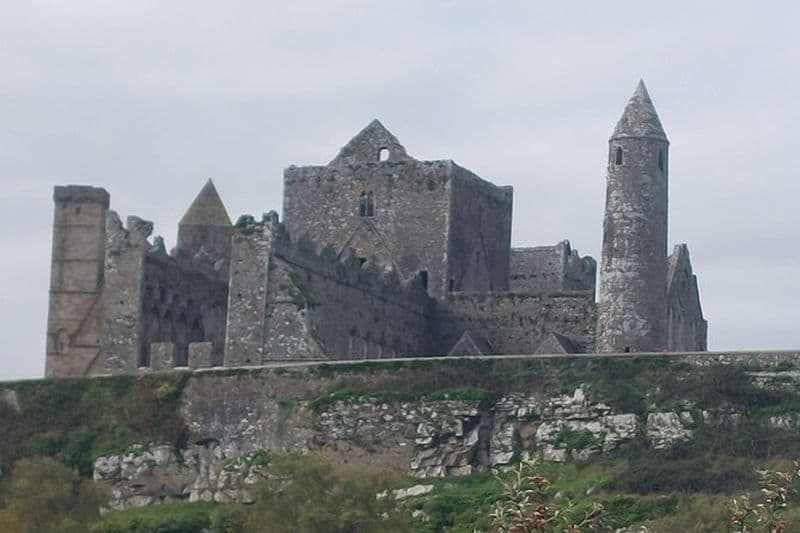 Visite privée d'une journée de luxe à Rock of Cashel, Cahir & Blarney Castle