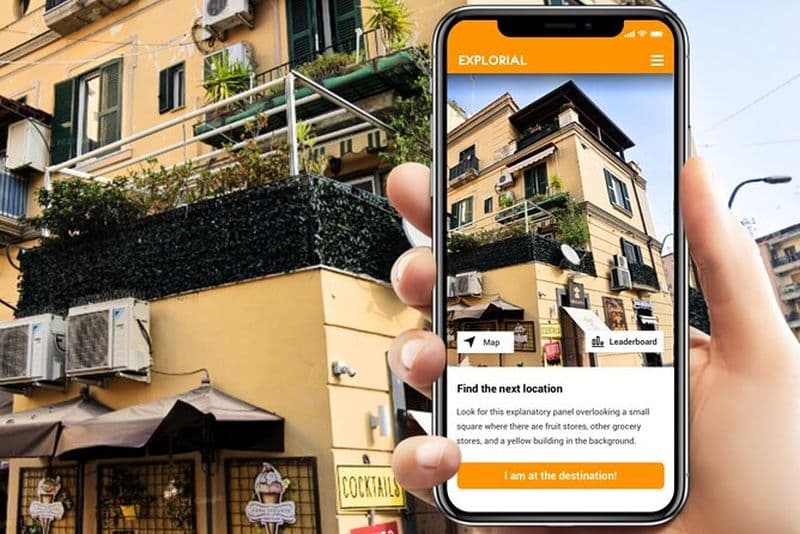 Activité de chasse au trésor autoguidée dans le quartier de Naples Vomero