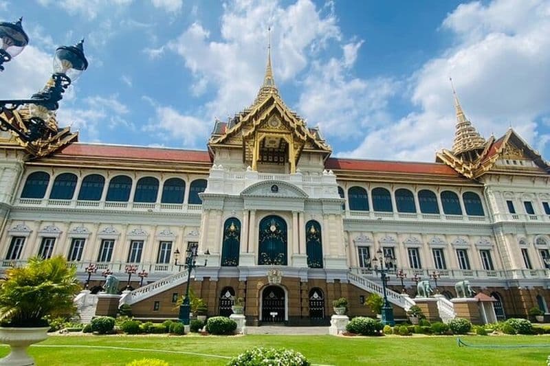 Visite du théâtre Sala Chalermkrung avec transport en commun