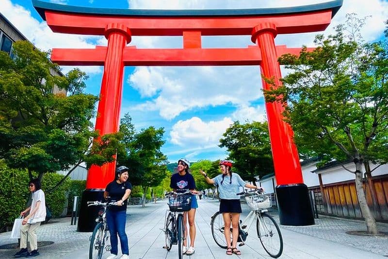 Aventure à vélo Les sites emblématiques de Kyoto lors d'une visite en vélo électrique