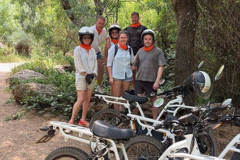 Découvrez Loule: Visite de 3 heures en vélo à moteur Adventure E