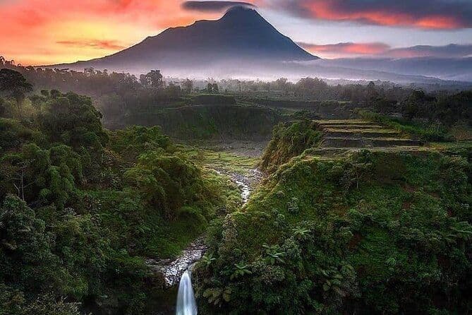 Temple Selogriyo et Trekking Java Rice Terraces, cascade cachée -Nature Java