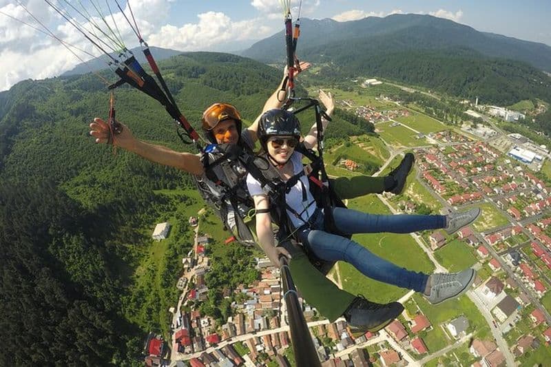 Vol en parapente en tandem au départ de Bunloc, Brasov