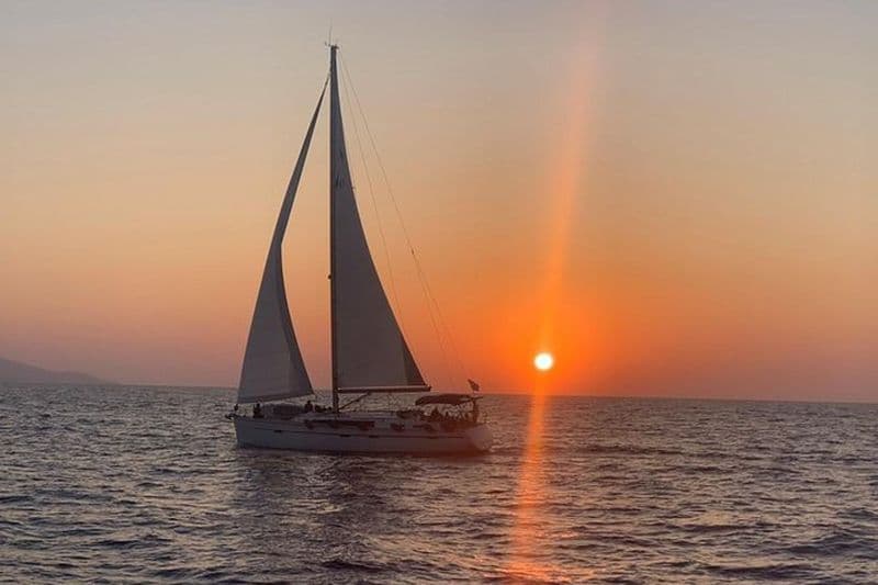 Excursion privée de voile magique au coucher du soleil à DIA à Héraklion, Crète(4,5H)