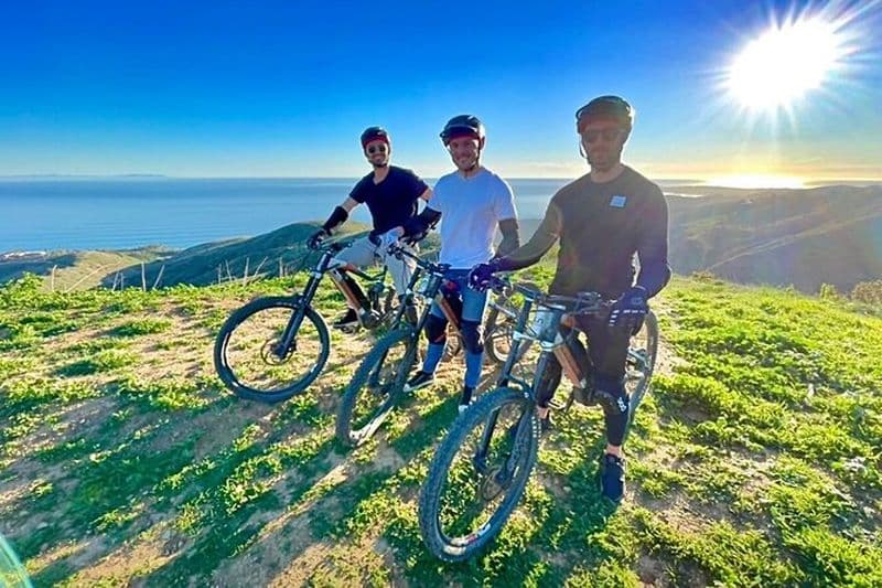 Excursion VTT électrique en descente à Malibu – (intermédiaire)
