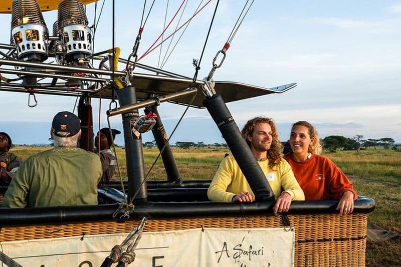 Vol en montgolfière Serengeti avec petit déjeuner au champagne
