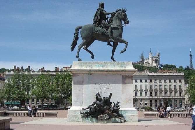 Visite planifiée personnalisée du vignoble du Rhône de Lyon avec chauffeur privé