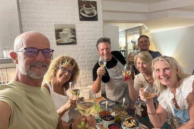 Faire des pâtes, boire du vin. Cours de cuisine avec transport inclus !