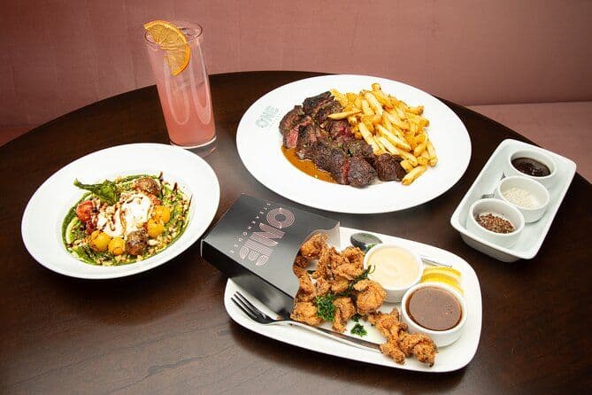 Billet Visite gastronomique : visite gastronomique privée de l'hôtel Virgin Hotel avec léchage de doigts