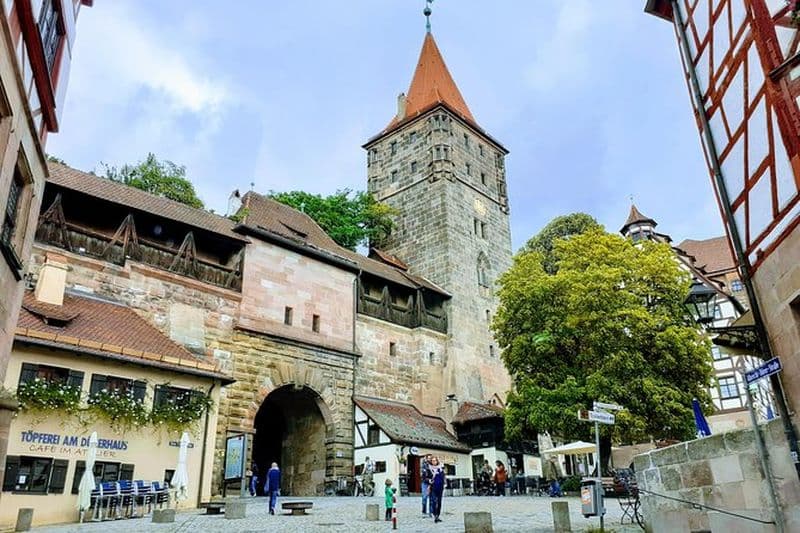 MY * GUiDE EXCLUSIF CHARMANT, HISTORIQUE Nuremberg et croisière fluviale au départ de Munich