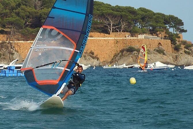 Costa Brava: Session de planche à voile de 2 heures