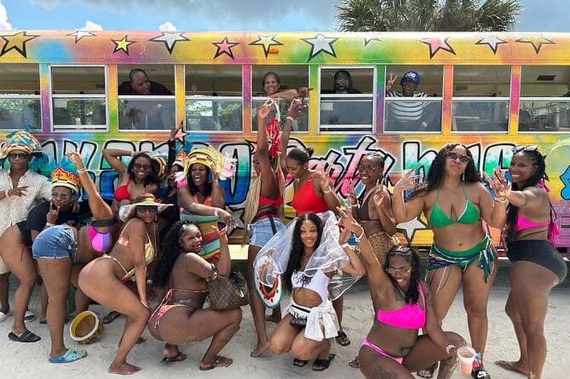 Visite en bus de Junkanoo