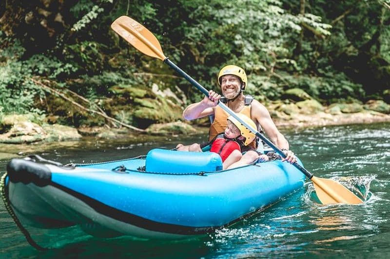 De Zagreb : excursion d'une journée en kayak dans le canyon et au village de Rastoke