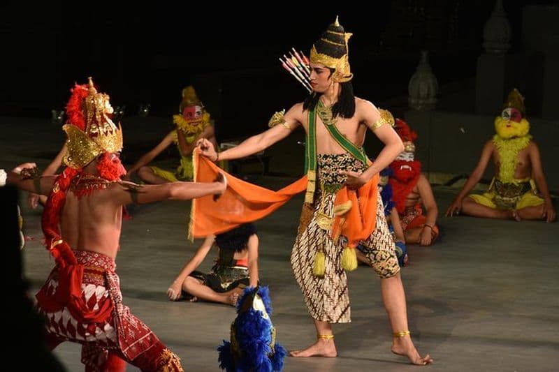 Spectacle de ballet Ramayana dans le temple de Prambanan avec dîner